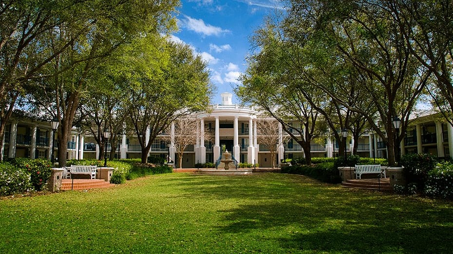Disney’s Port Orleans Resort – Riverside courtyard